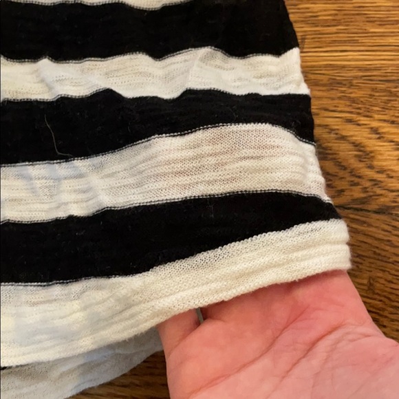 EXPRESS thin sweater quarter sleeve - Picture 3 of 3